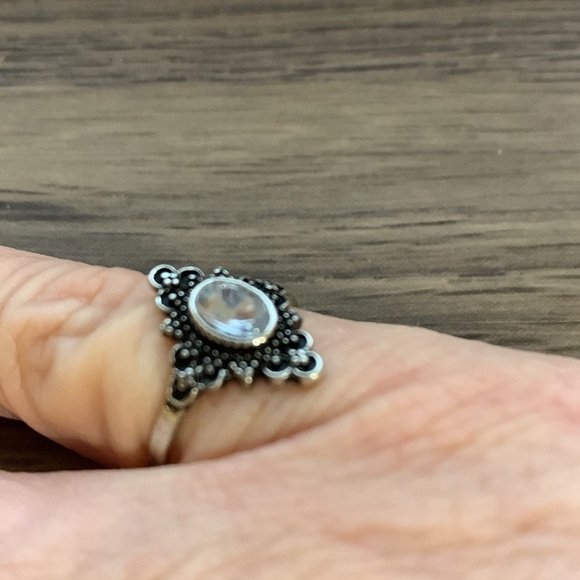 Beautiful ring, size 7 - Picture 2 of 4